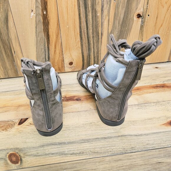 Breckelles NEW Rita-72 Strappy Gladiator Sandals - Picture 5 of 8